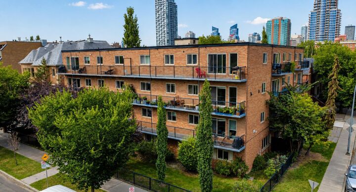 Property Photo: 808 Royal Avenue SW 205 AB T2T 0L3