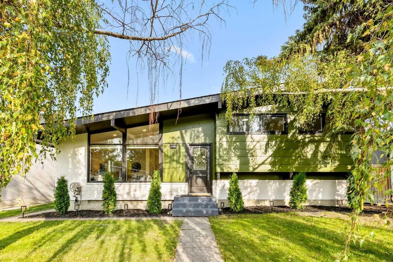 Property Photo:  9716 2 Street SE  AB T2J 0W2 