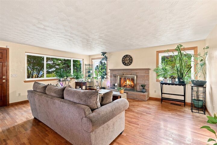 Property Photo:  4602  Caldwell Road E  WA 98372 