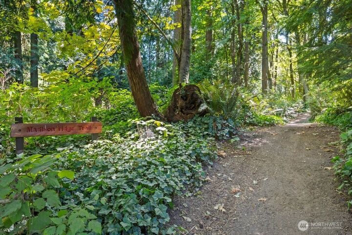 Property Photo: 9376 Endicott Street NE WA 98110
