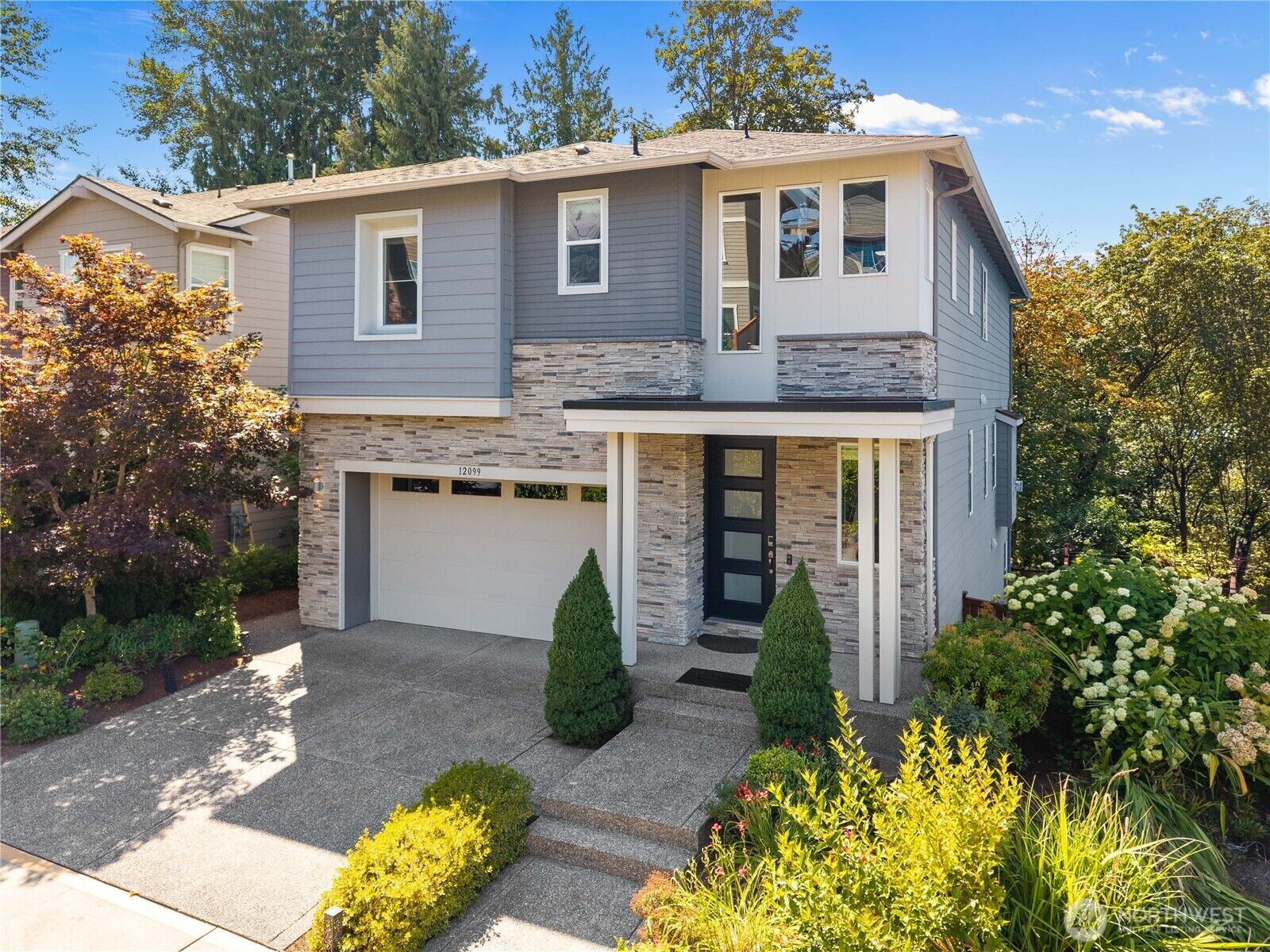 Property Photo: 12099 164th Court NE WA 98052