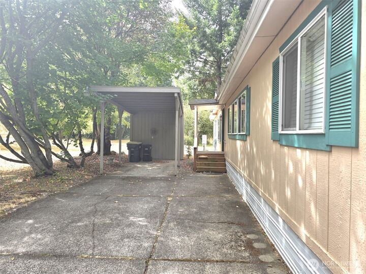 Property Photo:  17114  153rd Avenue SE 17  WA 98597 