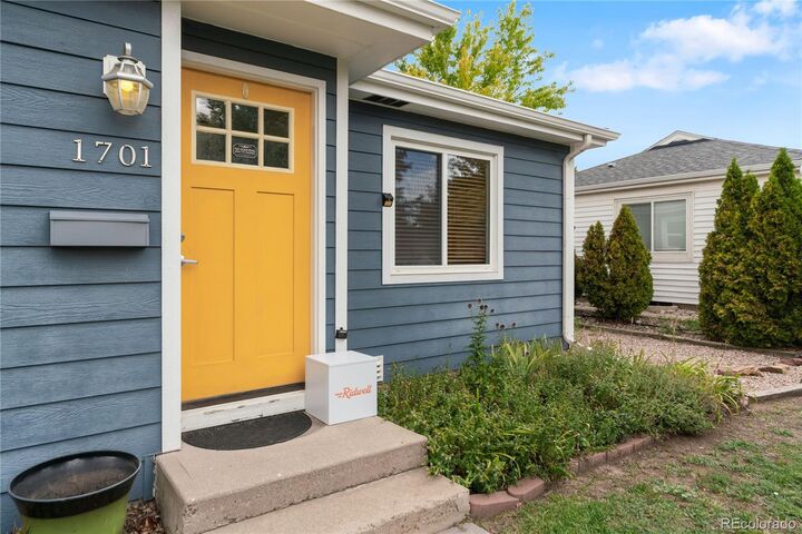 Property Photo:  1701 Spruce Street  CO 80220 