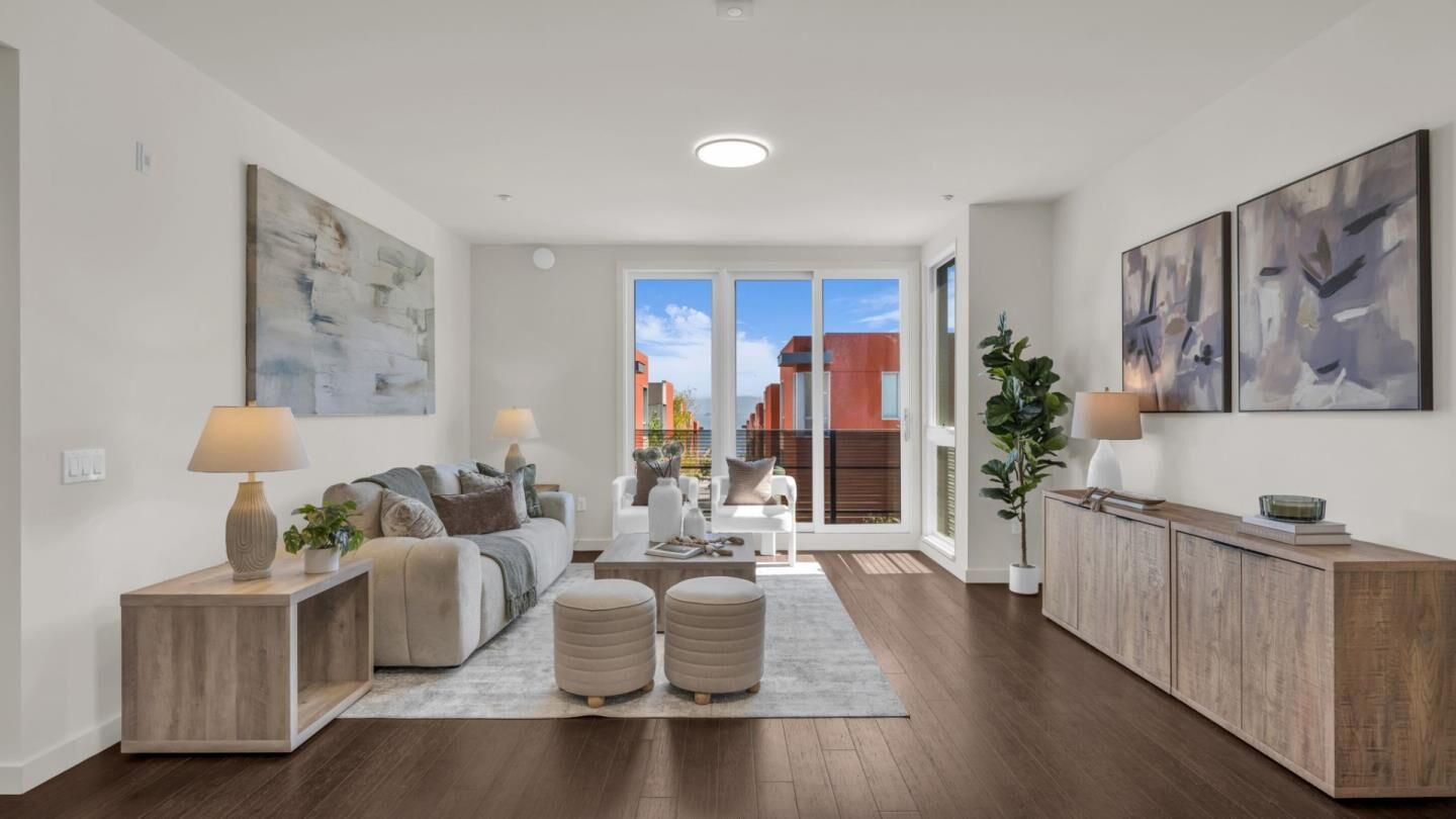 Property Photo: 555 Innes Avenue 313 CA 94124