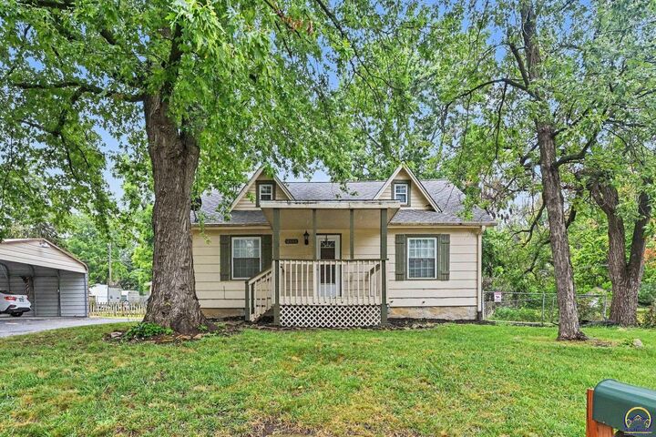 Property Photo:  2601 SE Wisconsin Ave  KS 66605 