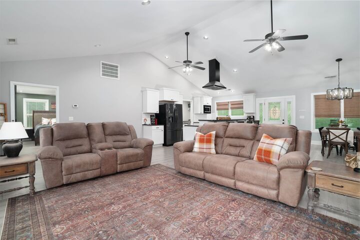 Property Photo:  180 Co Rd 479  AL 35077 