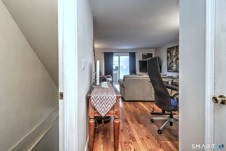 Property Photo:  172 Woodland Street 1  CT 06451 