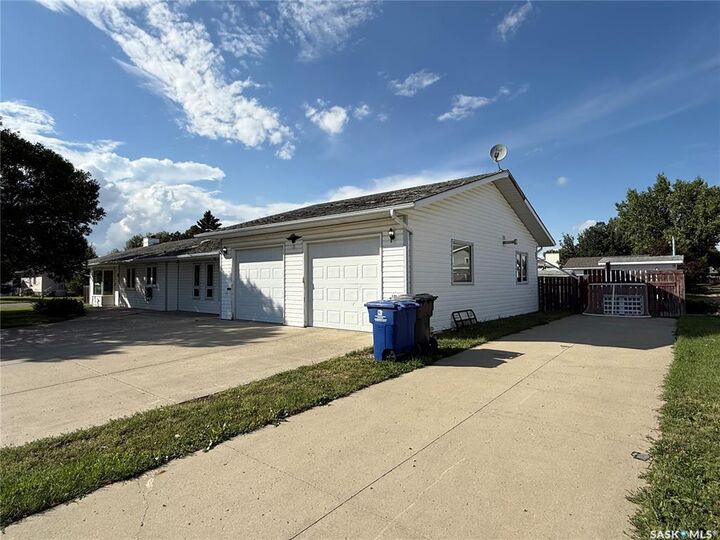 Property Photo:  1849 Eaglesham Avenue  SK S4H 3A6 
