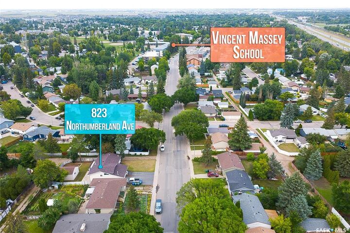Property Photo:  823 Northumberland Avenue  SK S7L 3W3 