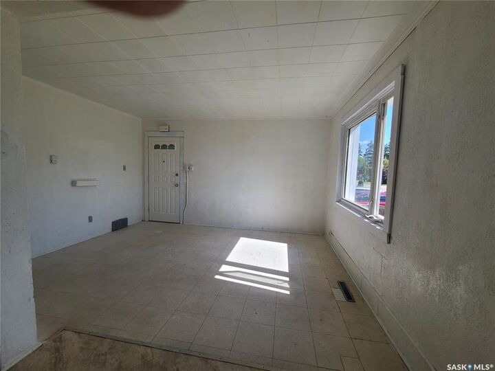 Property Photo:  130 26th Street W  SK S6V 4P9 
