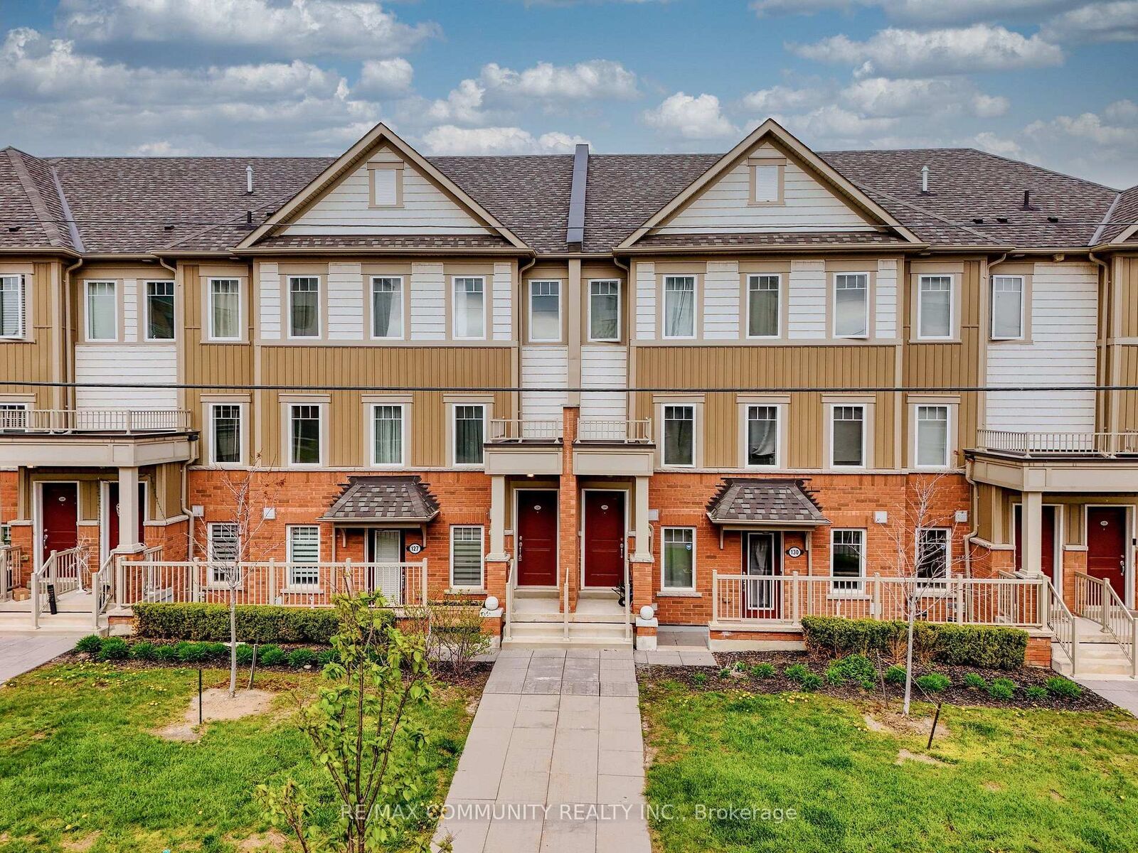 Property Photo:  2500 Hill Rise Court 128  ON L1L 0M6 