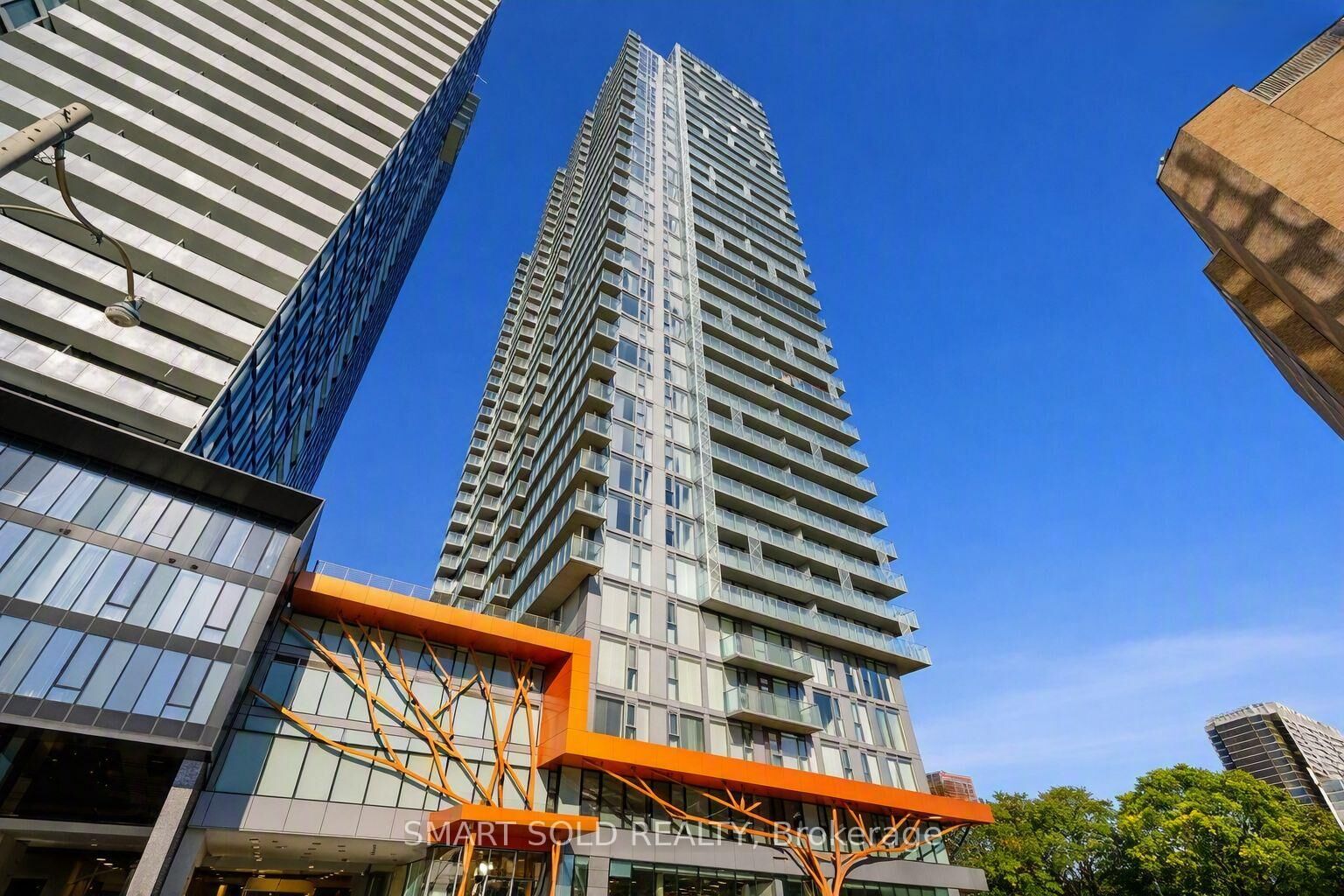 Property Photo:  50 Wellesley Street E 1605  ON M4Y 1G2 