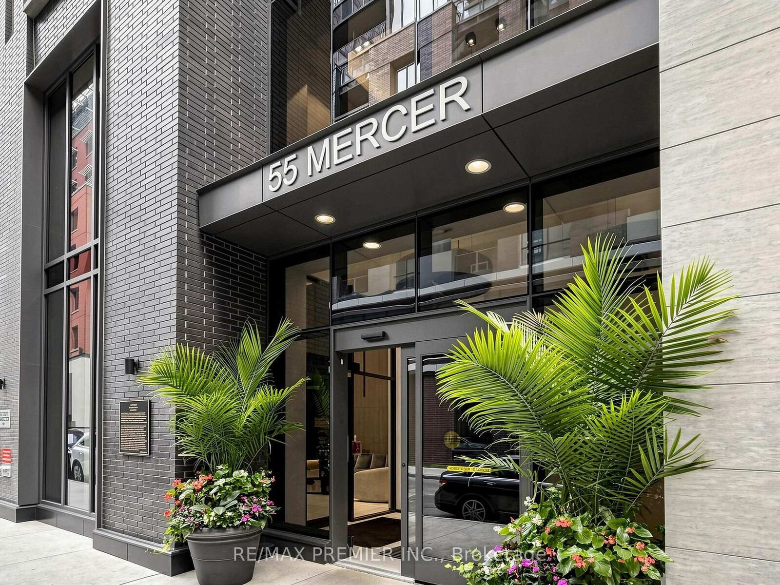 Property Photo:  55 Mercer Street 1007  ON M5V 0W4 