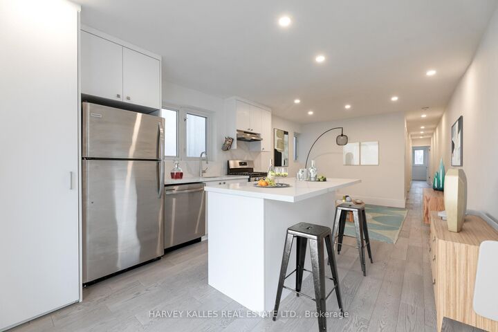 Property Photo:  210 Christie Street 2  ON M6G 3B7 