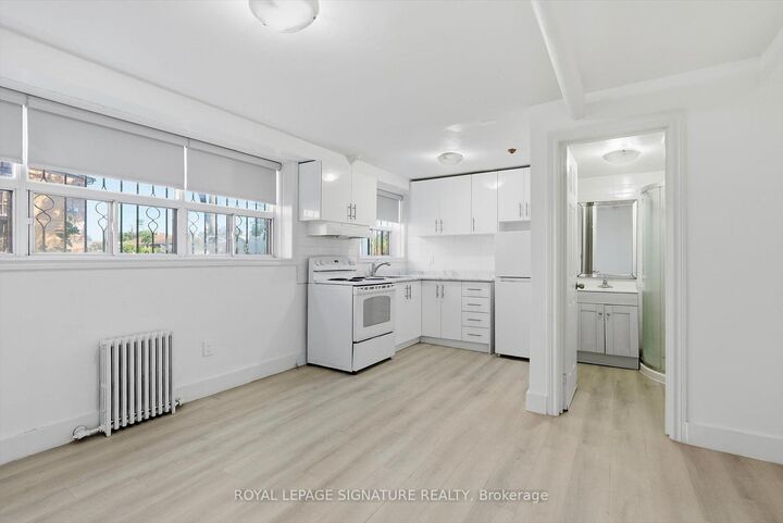 Property Photo:  49 Cuffley Crescent S 103  ON M3K 1X4 