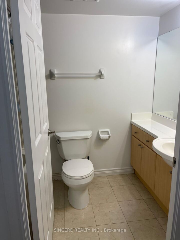 Property Photo: 763 Bay Street 1701 ON M5G 2R3