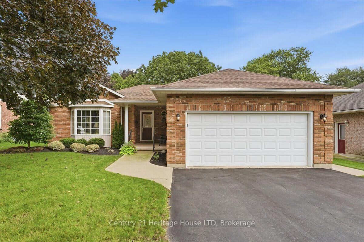 Photo de la propriété: 17 Oakridge Boulevard ON L0S 1E5
