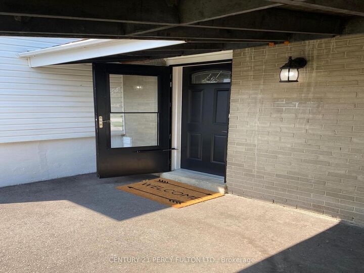 Property Photo:  876 Antonio Street  ON L1W 1T3 
