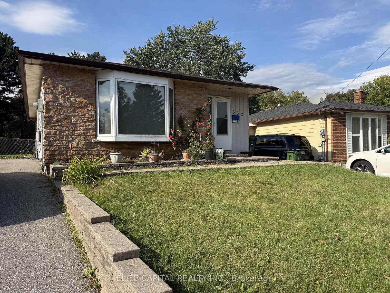 Property Photo:  332 Burrows Hall Boulevard  ON M1B 1H7 