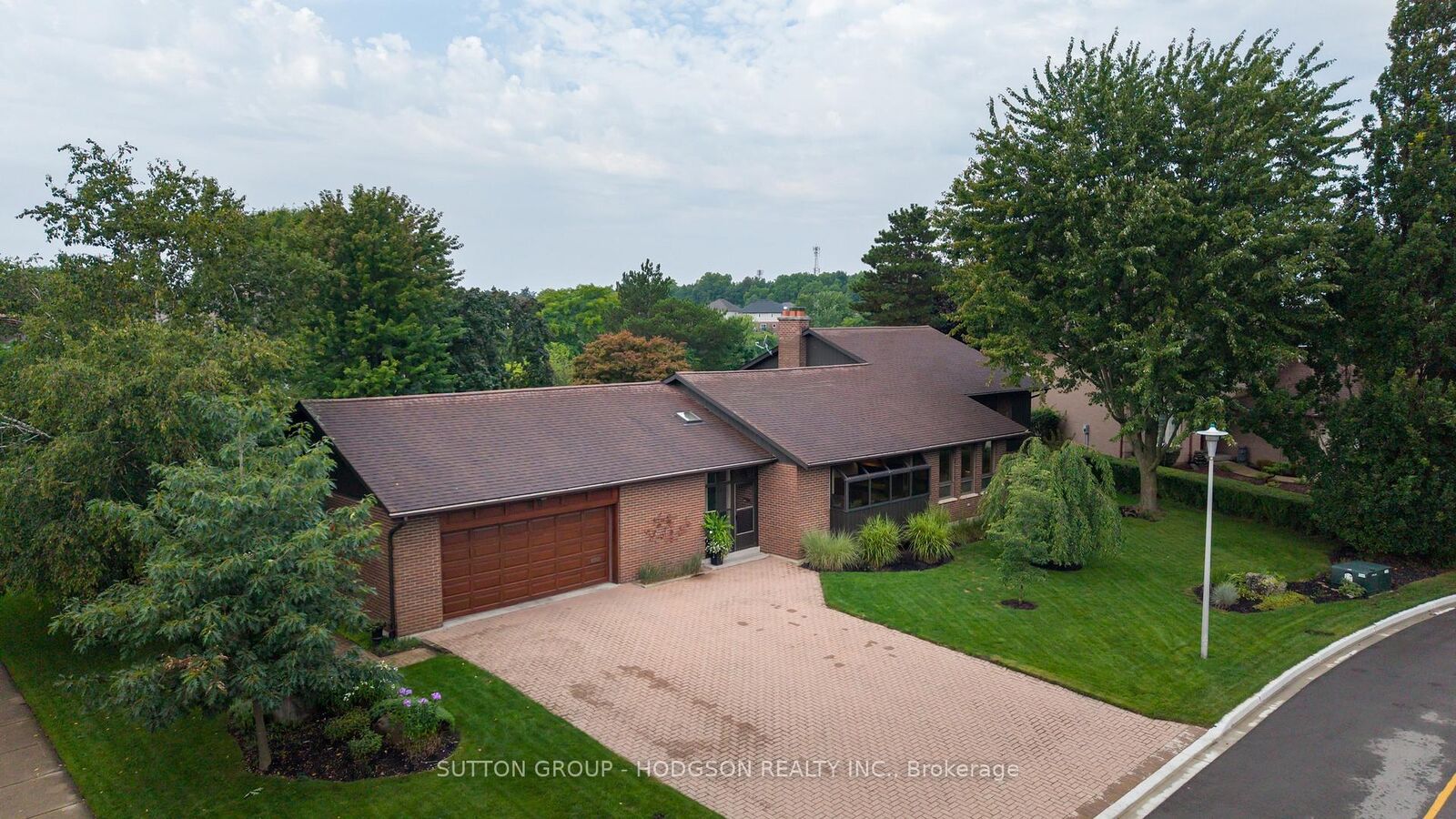 Property Photo:  86 Parks Edge Close  ON N6K 3P8 