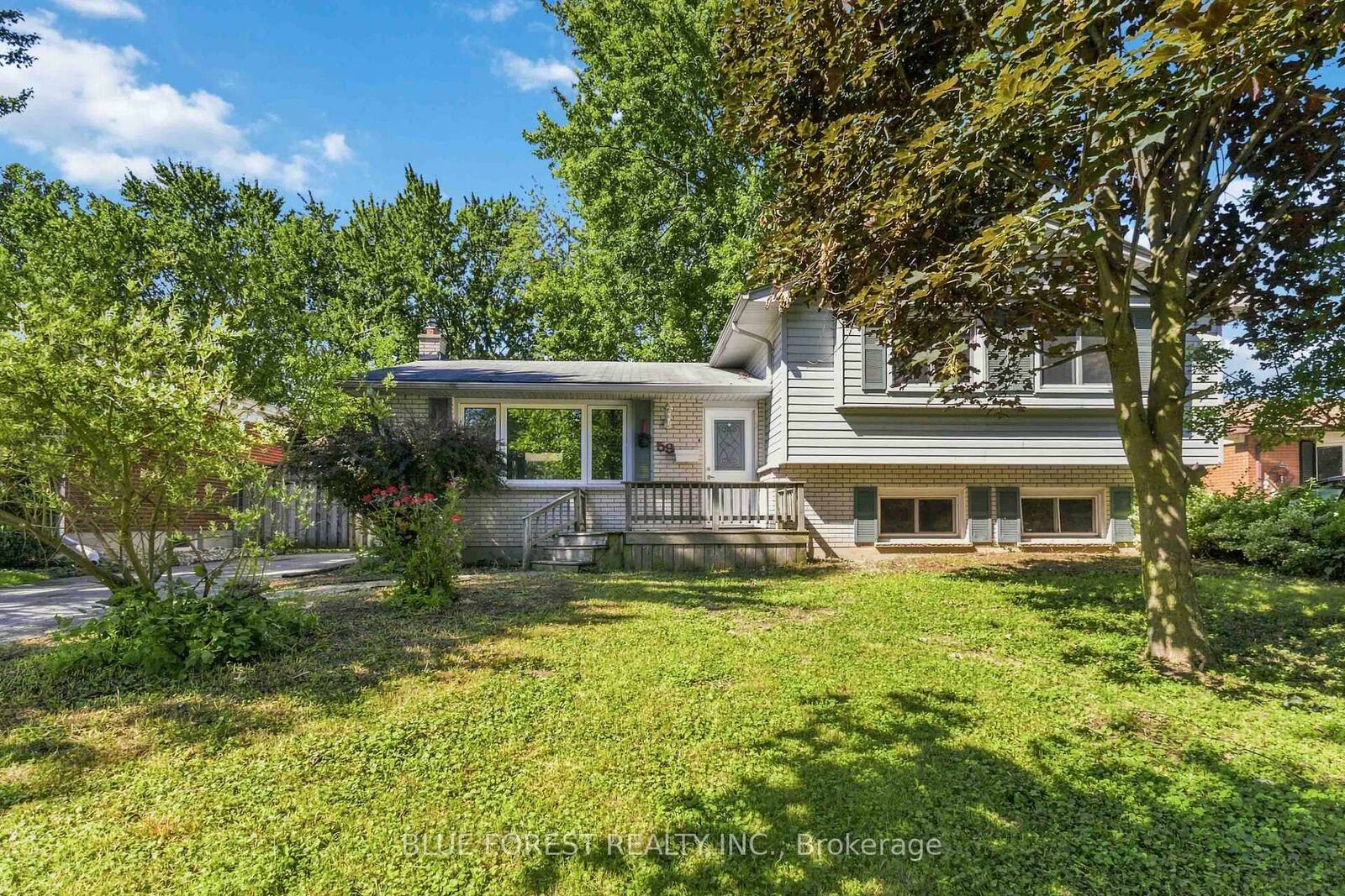 Property Photo:  59 Scotchpine Crescent  ON N6G 2E1 