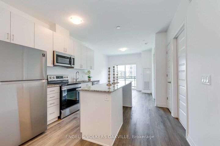 Property Photo: 102 Grovewood Common 232 ON L6H 0X2