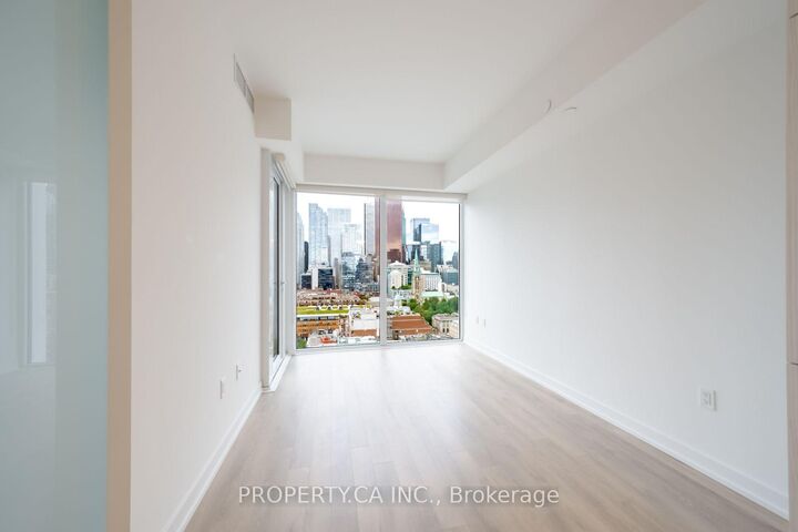 Property Photo:  158 Front Street 1803  ON M5A 0K9 