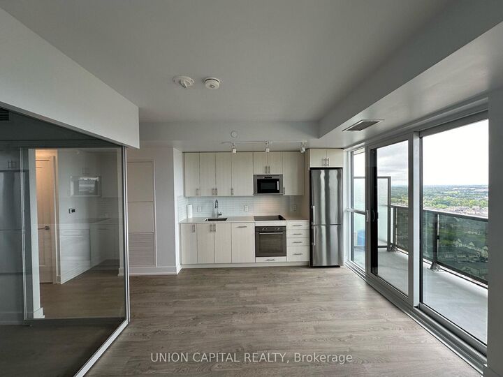 Property Photo:  2550 Simcoe Street N 2221  ON L1L 0R5 