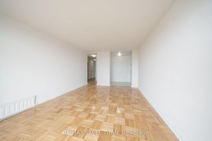 Property Photo:  5 Glamorgan Avenue 301  ON M1P 4P1 