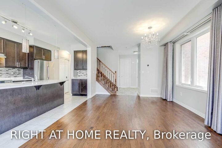 Property Photo:  455 Clarkson Gate Upper  ON L9E 0B7 