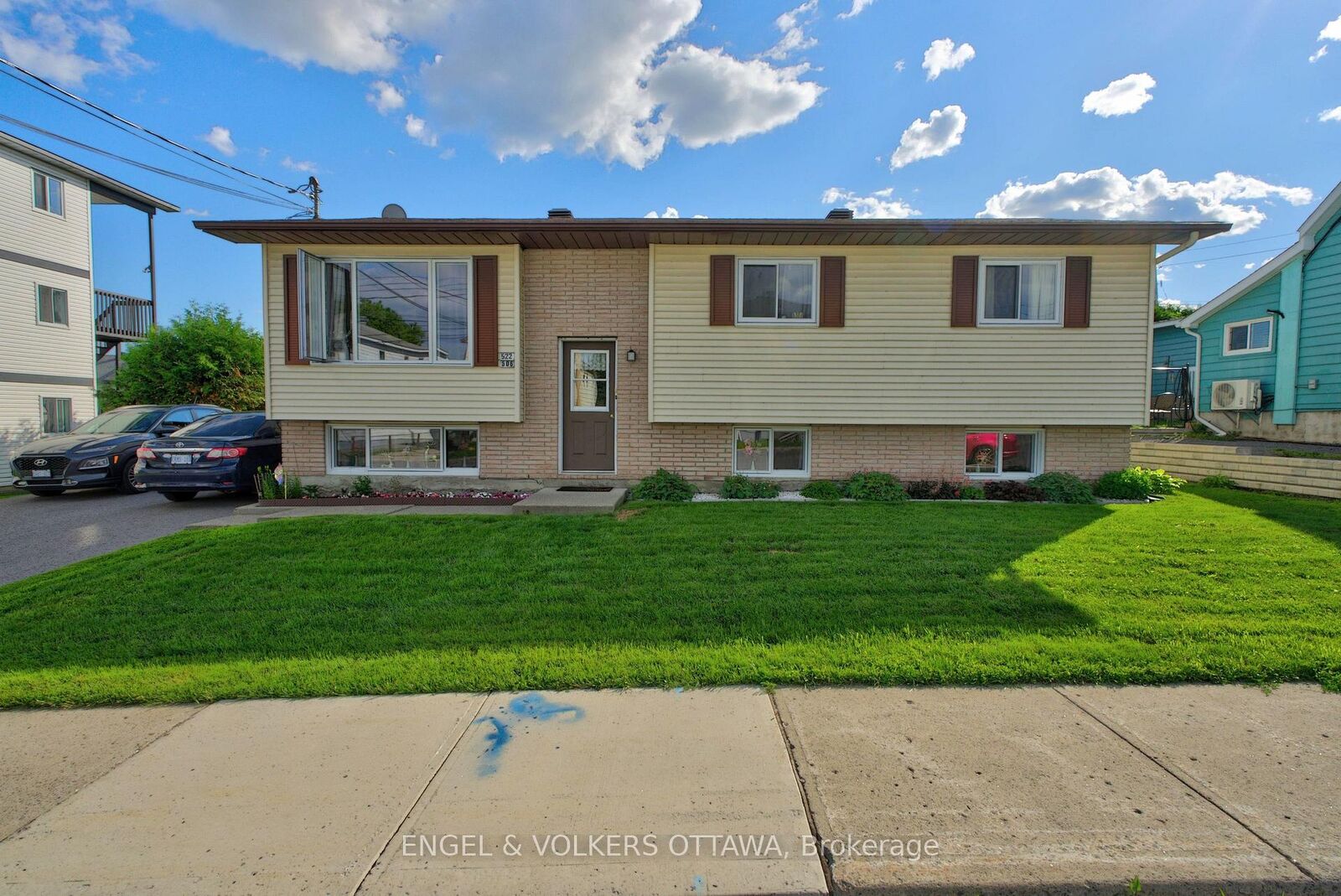 Property Photo:  522 St Louis Street  ON K4K 1B1 