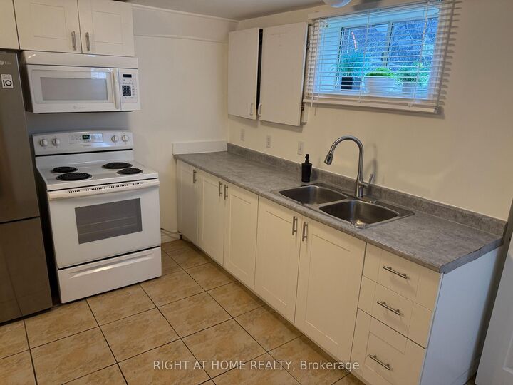 Property Photo:  24 Morgan Avenue  ON L3T 1R1 
