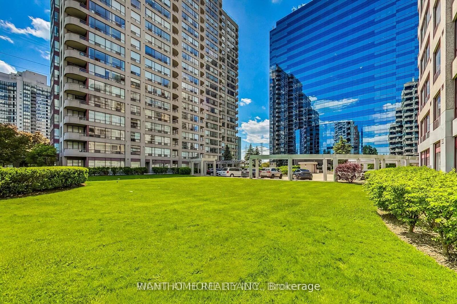 Property Photo:  5765 Yonge Street 1709  ON M2M 4H9 