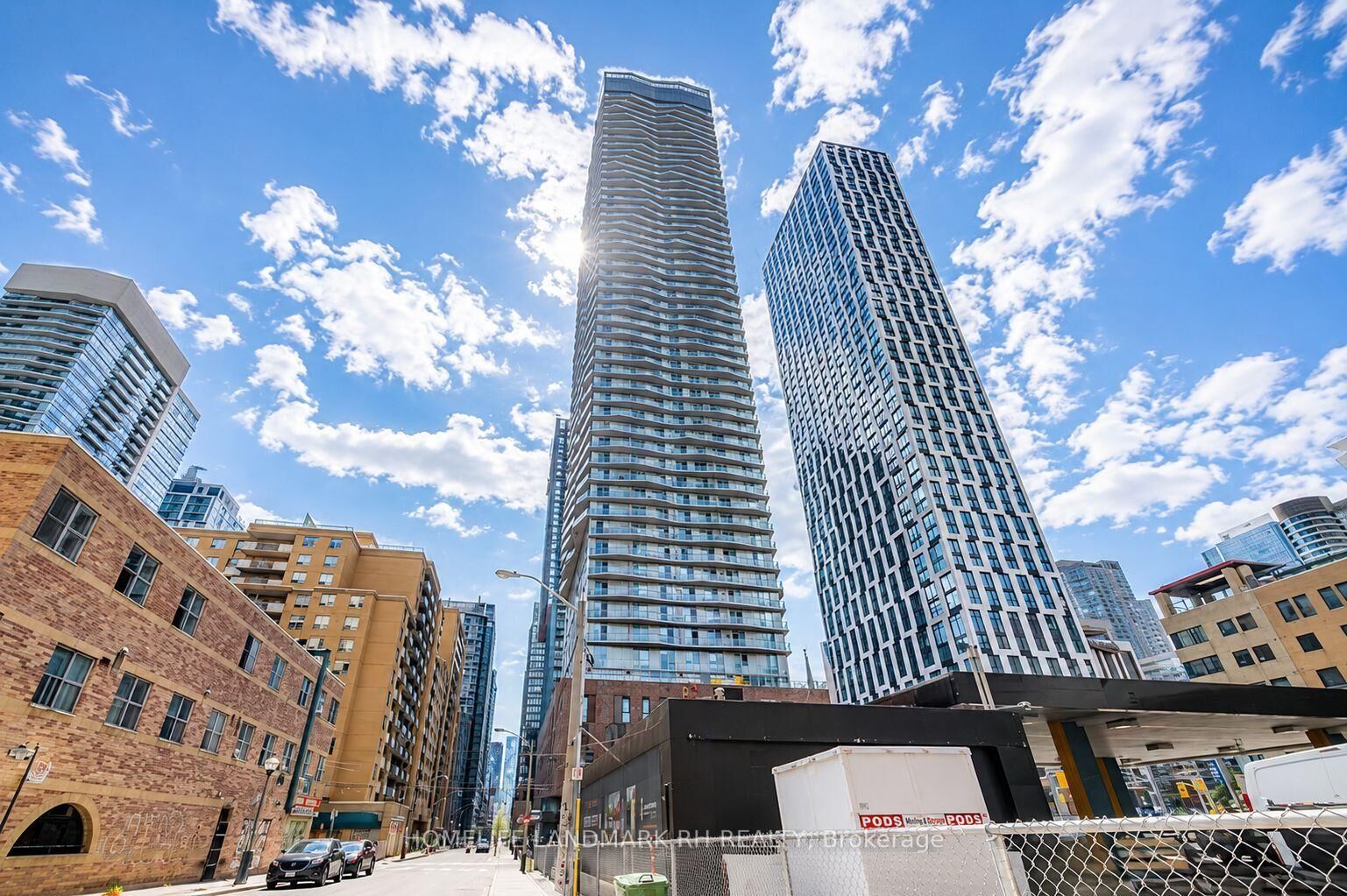 Property Photo:  100 Dalhousie Street 4805  ON M5B 0C7 