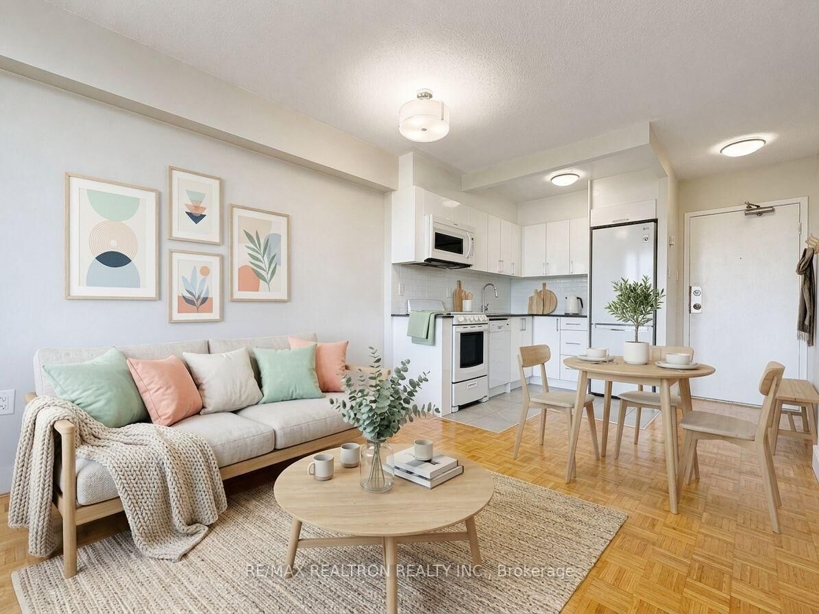 Property Photo:  1500 Bathurst Street 907  ON M5P 3L3 