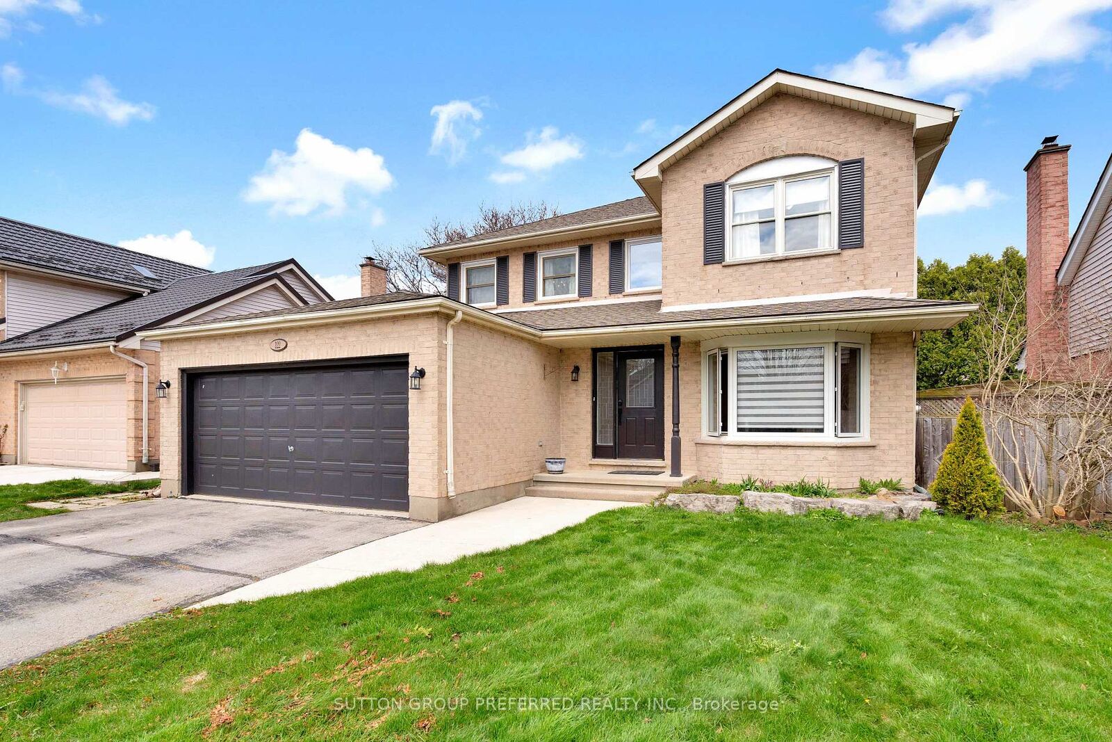 Property Photo:  122 Laurel Street  ON N6H 4X1 
