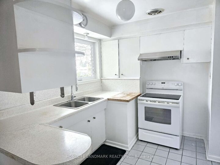 Property Photo:  39 Bathford Crescent  ON M2J 2S3 