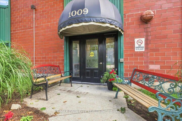 Property Photo:  1009 Queenston Road 217  ON N3H 3K7 
