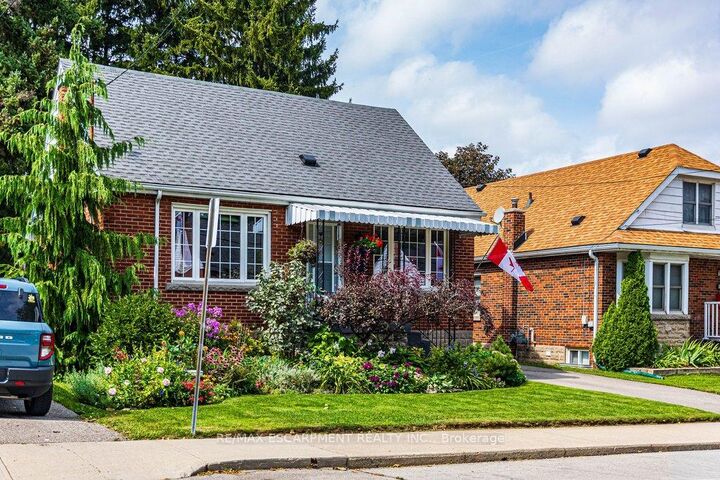 Property Photo:  112 East 13th Street  ON L9A 3Z5 