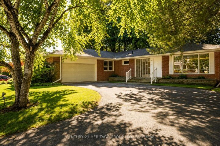 Property Photo:  17 Hi Mount Drive Main  ON M2K 1X3 