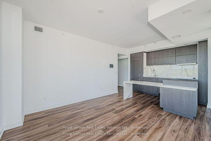 Property Photo: 370 Martha Street 610 ON L7R 2P7