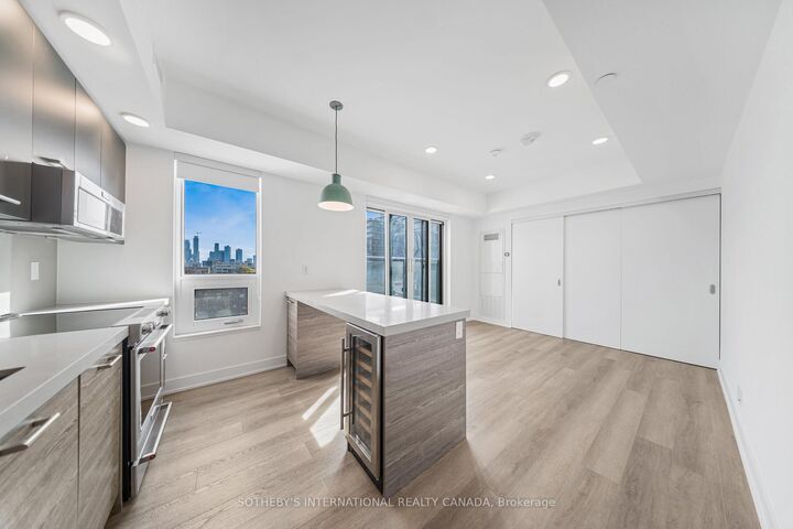 Property Photo:  484 Spadina Avenue 208  ON M5S 0E4 