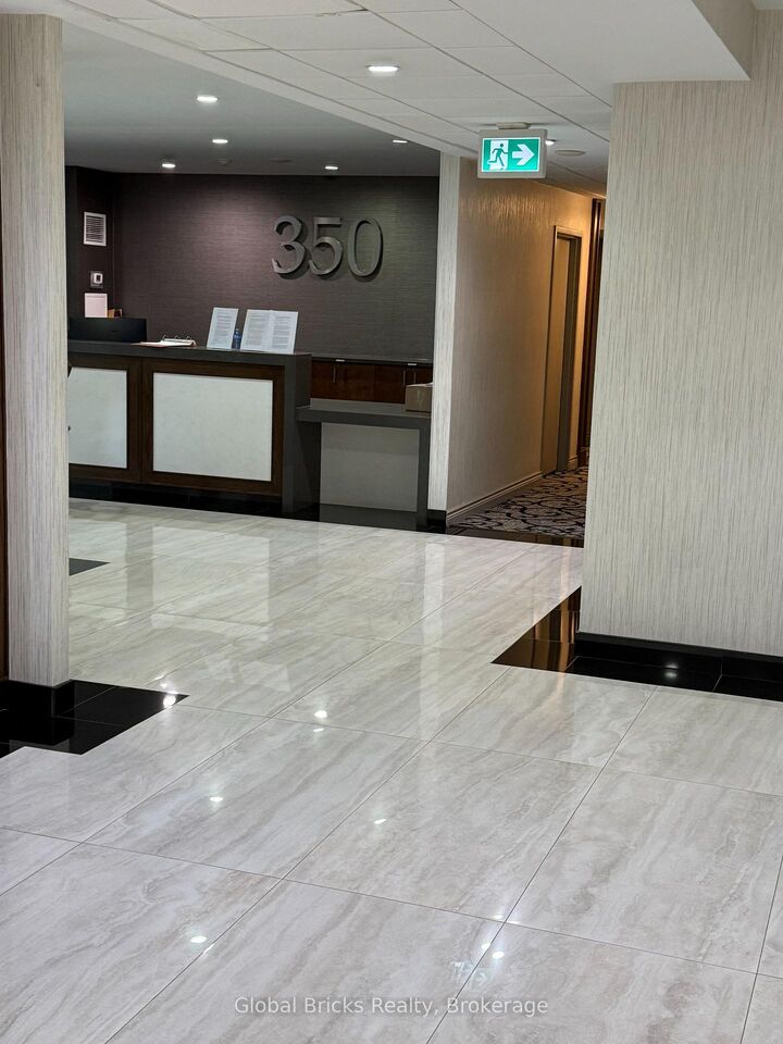 Property Photo:  350 Rathburn Road W 707  ON L5B 3Y2 