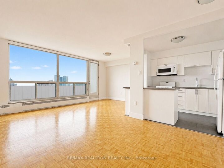 Property Photo:  666 Spadina Avenue 1611  ON M5S 2H8 