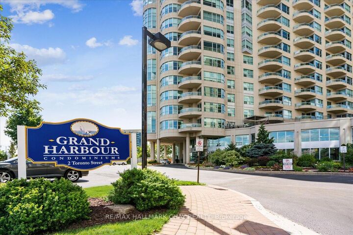 Property Photo:  2 Toronto Street 1411  ON L4N 9R2 