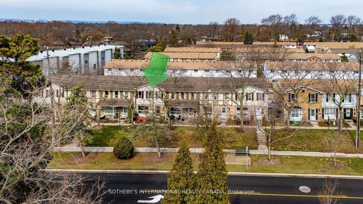 Property Photo:  5475 Lakeshore Road 113  ON L7L 1E1 