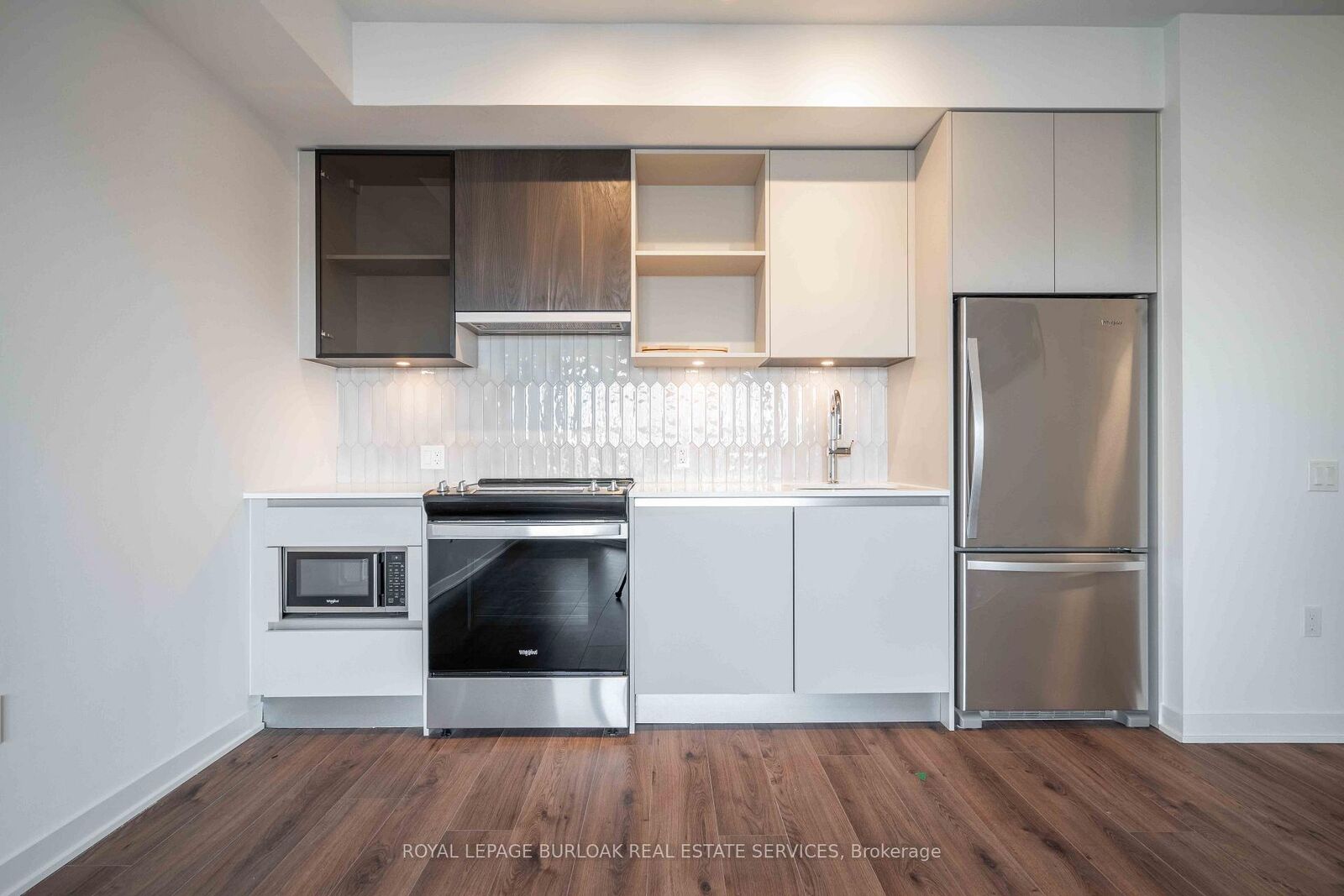 Property Photo:  395 Dundas Street 437  ON L6M 5R8 