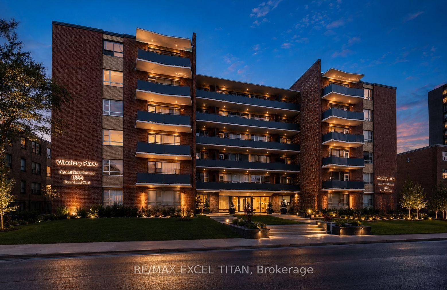 Property Photo:  165 Cosburn Avenue 402  ON M4J 2L3 