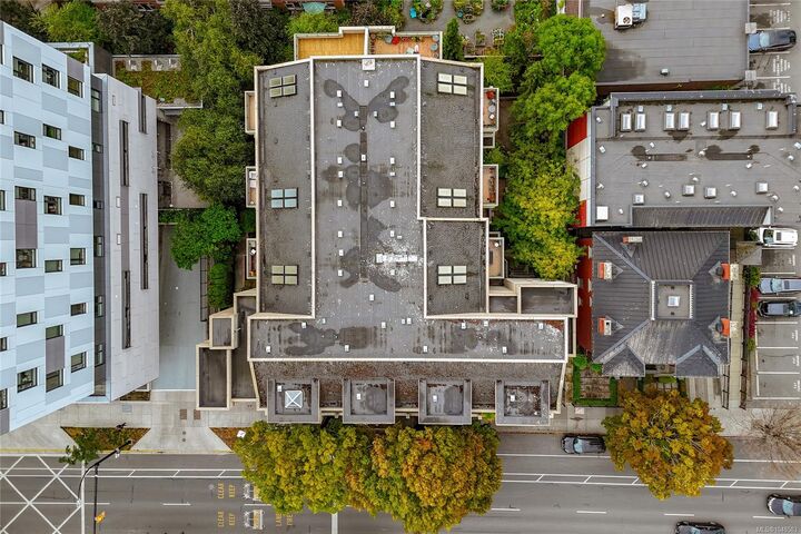 Property Photo: 1015 Johnson St #106 BC V8V 3N6