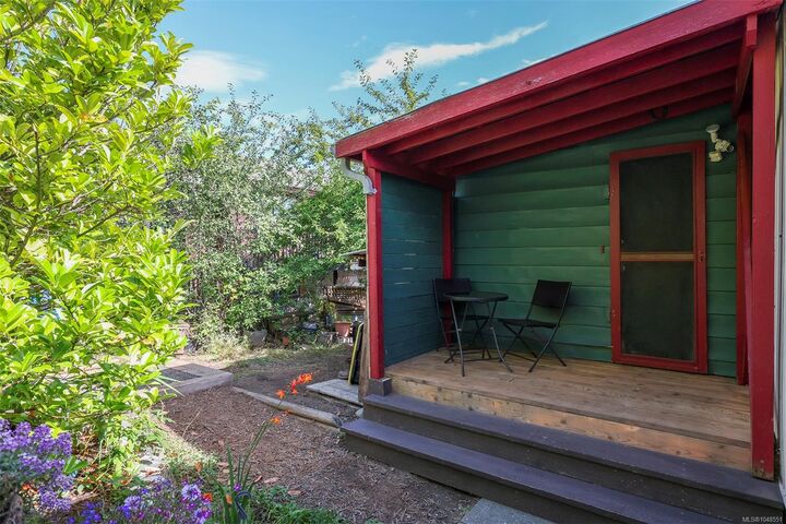 Property Photo:  5580 Horne St  BC V0R 3B0 